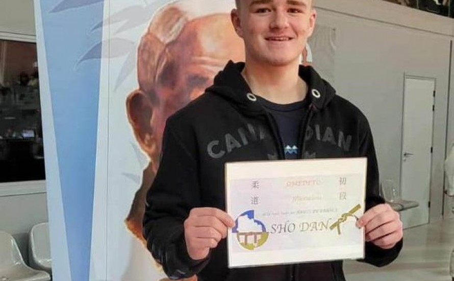 Romain Petit obtient sa ceinture noire